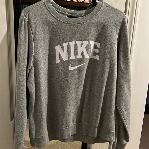 Nike sweatshirt - Picture 1 of 1
